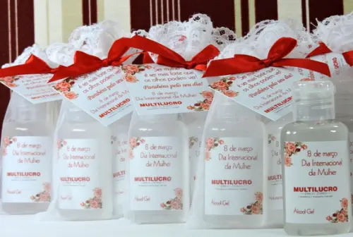 Lembrancinha Especial Brinde Álcool Gel e Hidratante