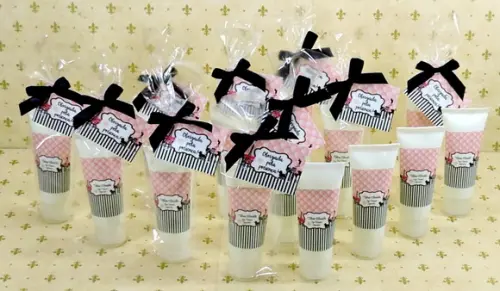 Lembrancinha Hidratante na Bisnaga 40 ml no Saquinho Paris