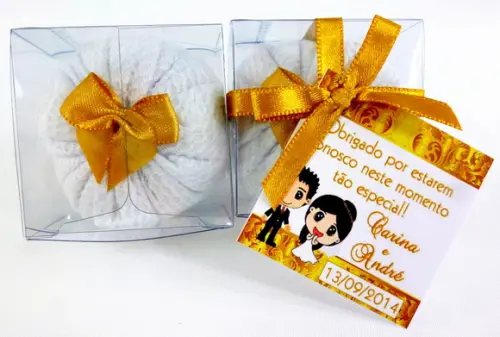Lembrancinha Laço Dourado Sachê na Caixa