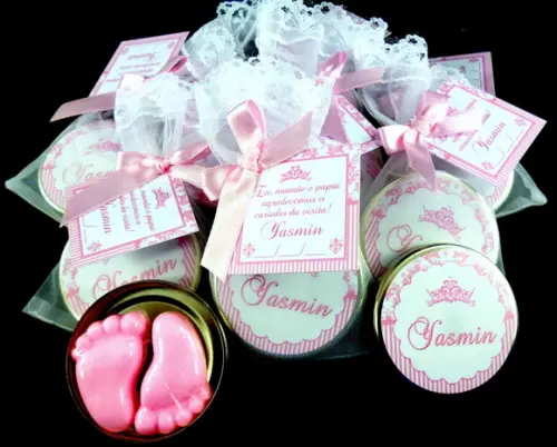 Lembrancinha Latinha Pézinho na Organza