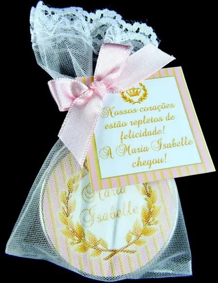 Lembrancinha Latinha Pézinho na Organza