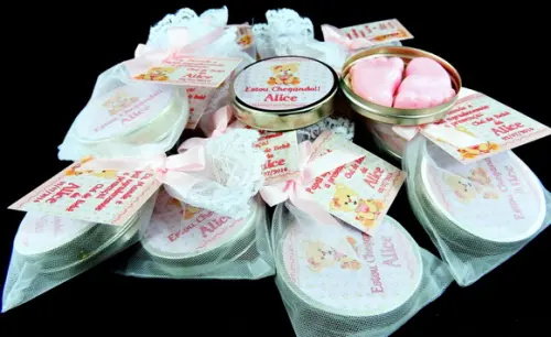Lembrancinha Latinha Pézinho na Organza Ursinha Rosa