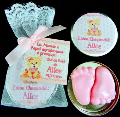Lembrancinha Latinha Pézinho na Organza Ursinha Rosa