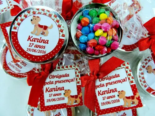 Lembrancinha Latinhas com Confeito de Chocolate