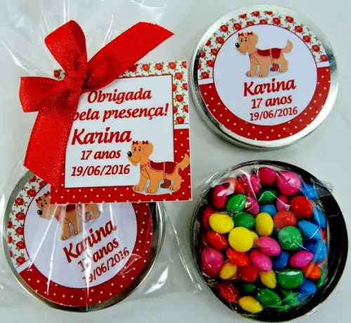 Lembrancinha Latinhas com Confeito de Chocolate