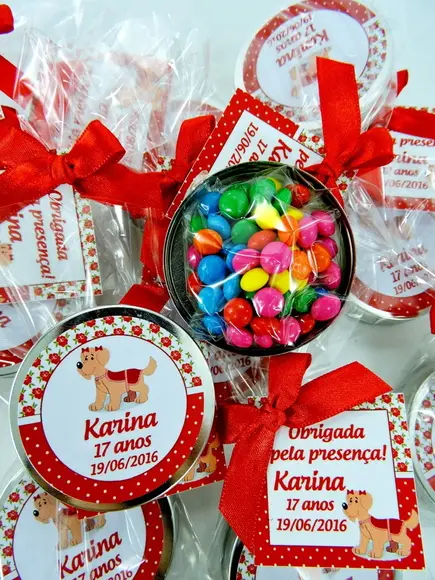 Lembrancinha Latinhas com Confeito de Chocolate