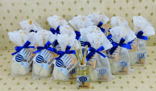 Lembrancinha Maternidade Par de Pézinho e Mini Aromatizador