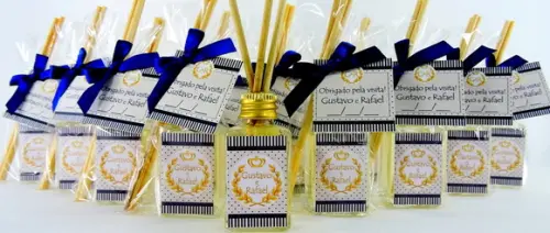 Lembrancinha Mini Aromatizador Gêmeos Coroa