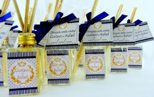 Lembrancinha Mini Aromatizador Gêmeos Coroa
