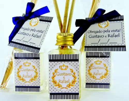 Lembrancinha Mini Aromatizador Gêmeos Coroa