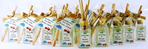 Lembrancinha Mini Aromatizante de Gêmeos Carrinho