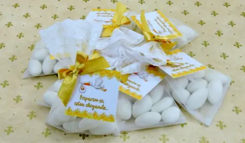 Lembrancinha Nascimento Amêndoas Saquinho Organza Cegonha