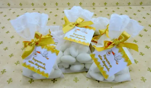 Lembrancinha Nascimento Amêndoas Saquinho Organza Cegonha