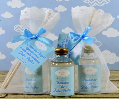 Lembrancinha Nascimento Mini Aromatizador na Organza Nuvem