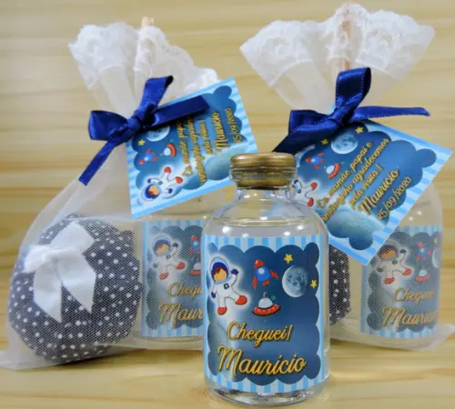 Lembrancinha Nascimento Sachê e Mini Aromatizador Astronauta