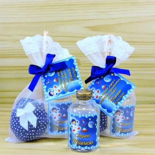 Lembrancinha Nascimento Sachê e Mini Aromatizador Astronauta