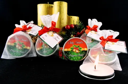 Lembrancinha Vela na Latinha na Organza