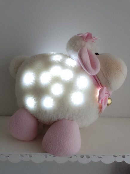 Luminária Ovelha Pé Rosa