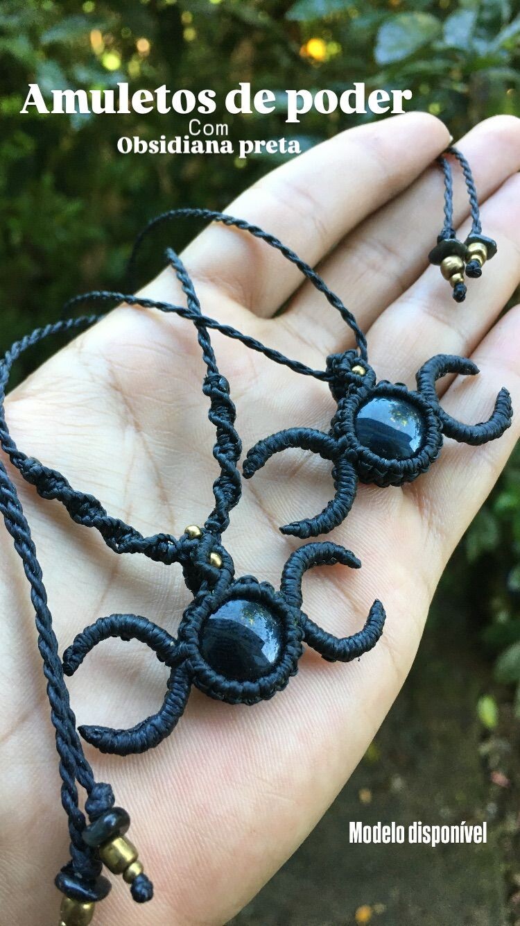 Colar em macrame tríplice lua 🌙 com pedra obsidiana preta - c