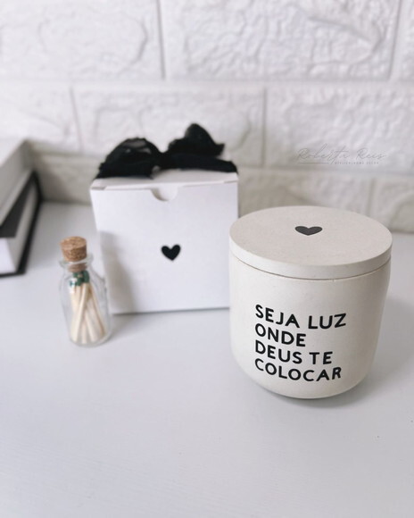Vela Aromática no Pote Artesanal Frase Seja Luz
