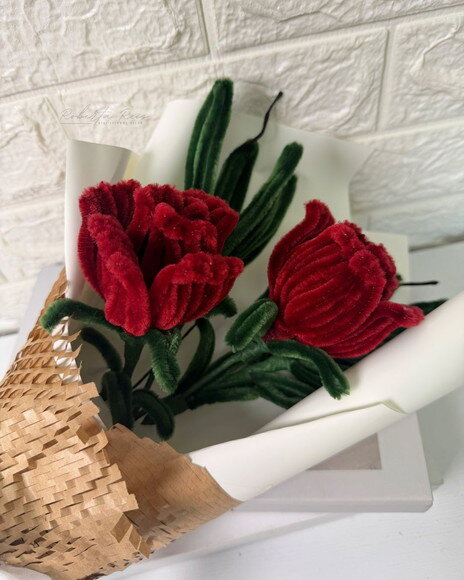 Buquê de Flores em Chenille | Rosas Vermelhas