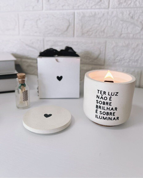 Vela Aromática no Pote Artesanal Frase Iluminar