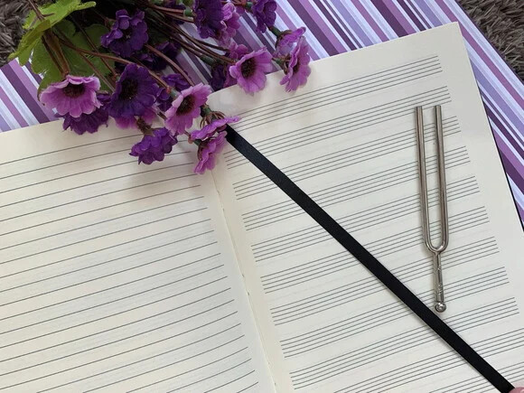 Caderno A5 (médio) de Música 100 Folhas de 90g