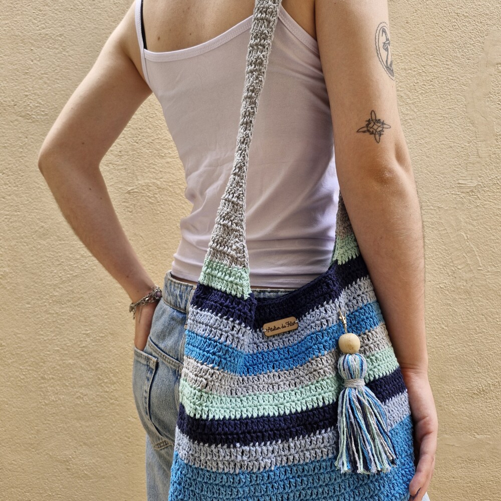 Bolsa de crochê - azul com listras