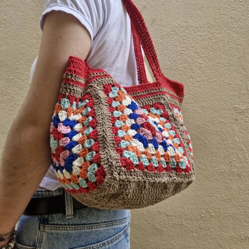 Bolsa de crochê - alça vermelha