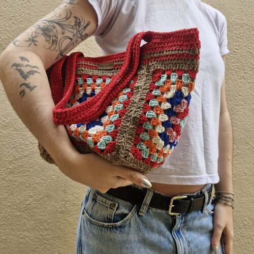 Bolsa de crochê - alça vermelha