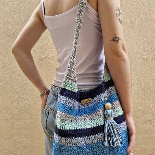 Bolsa de crochê - azul com listras