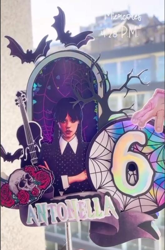 Arquivo de corte topo de bolo Wandinha