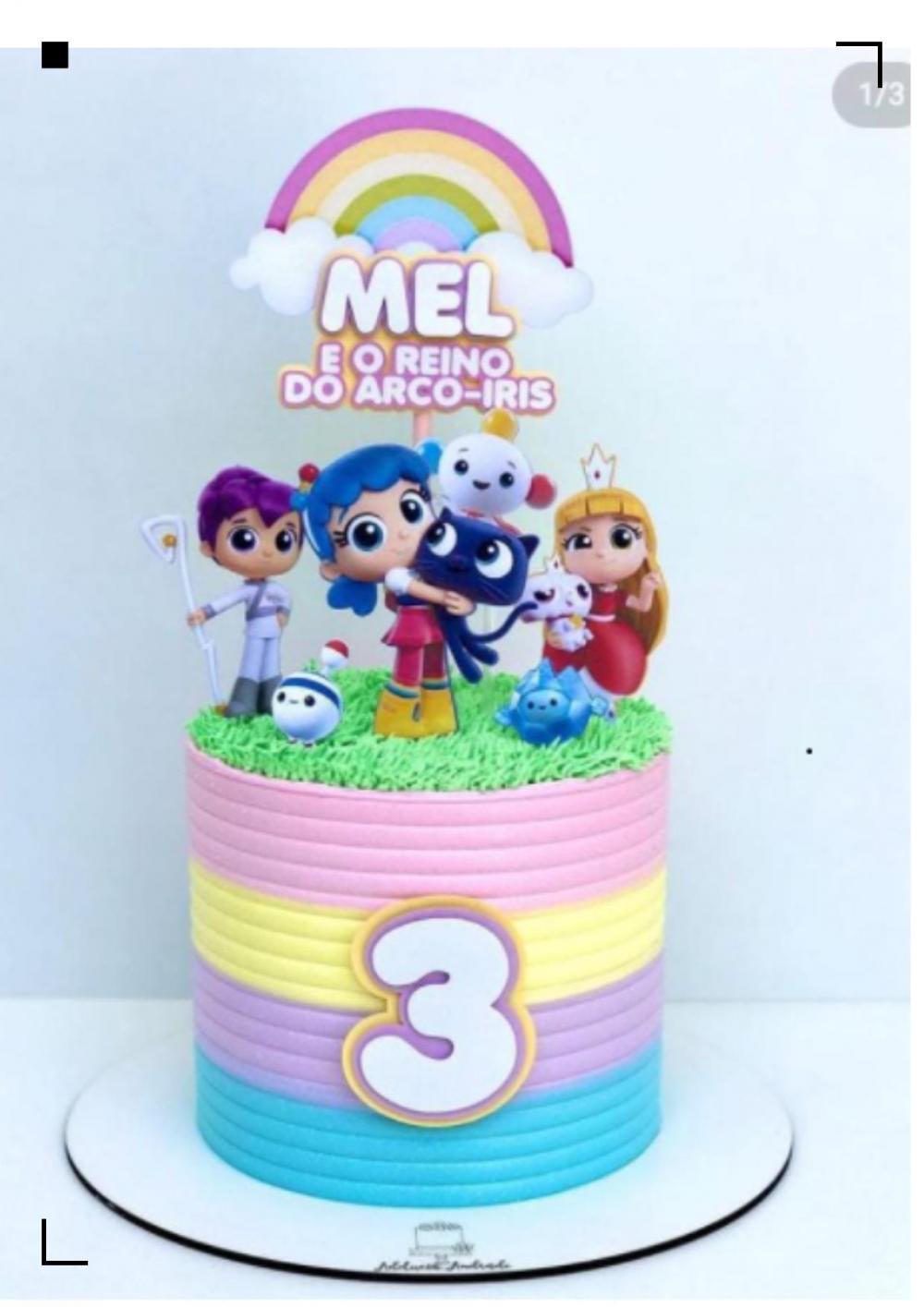 Topo de bolo Vera e o Reino do Arco Íris