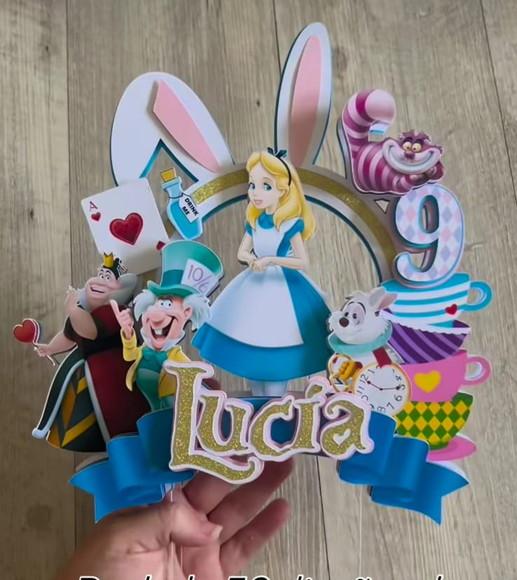 Topo de Bolo Alice no País das Maravilhas