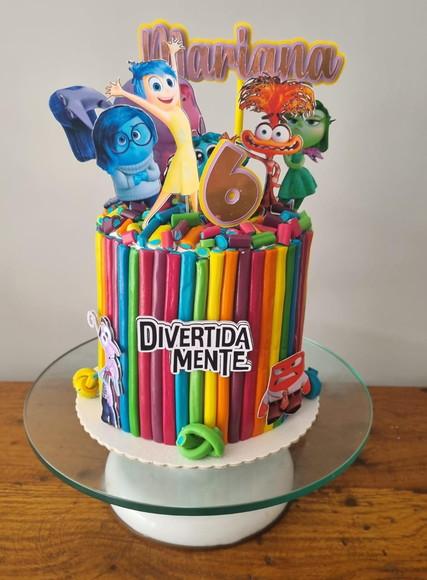 Topo de Bolo Divertidamente