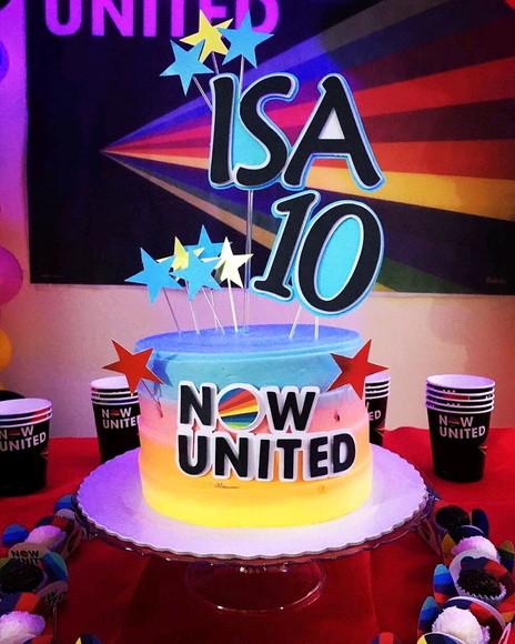 Topo de Bolo Now United