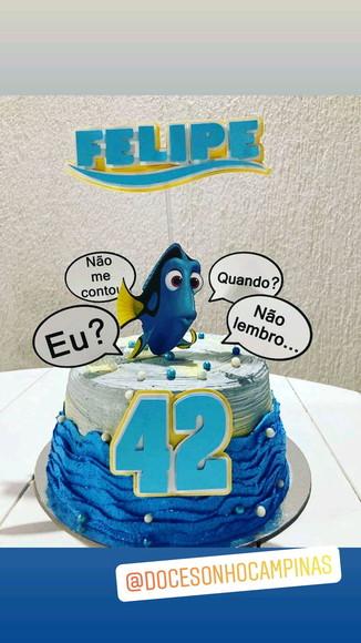 Topo de Bolo procurando dory