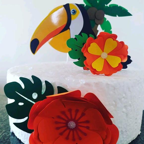 Topo de Bolo Tucano