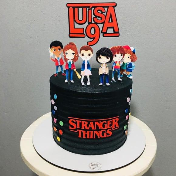 Topo de Bolo Stranger Things
