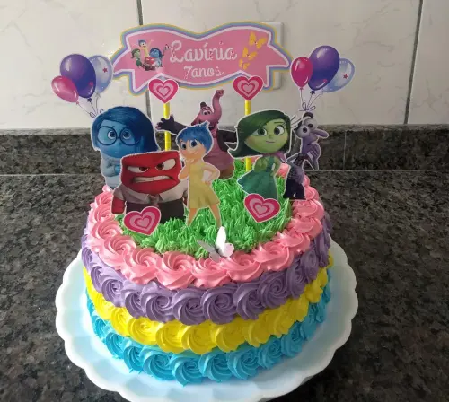 Topo de Bolo Divertidamente