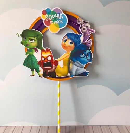 Topo de Bolo Divertidamente