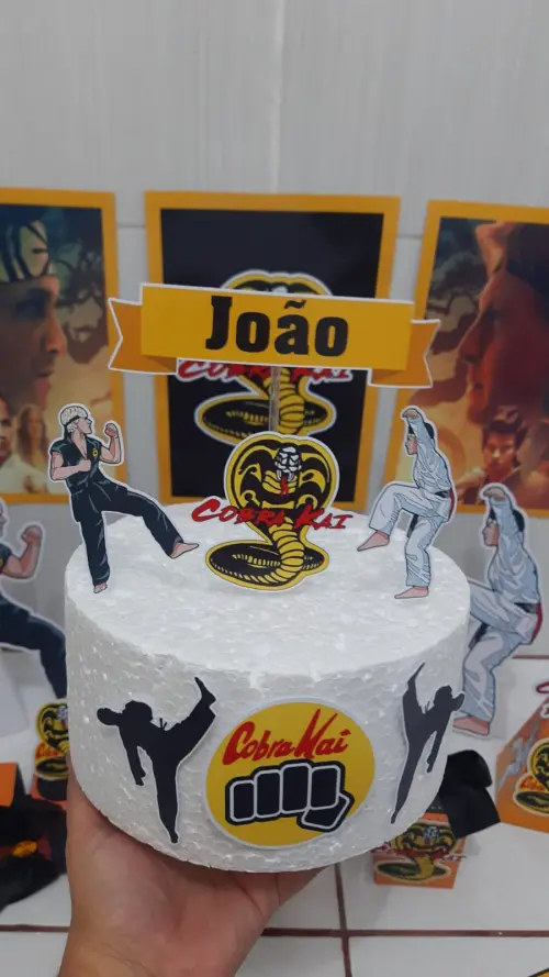 Topo de Bolo Cobra Kai