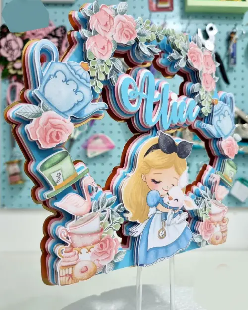 Topo de bolo Alice no País das Maravilhas