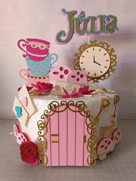 Topo de Bolo Alice no País das Maravilhas
