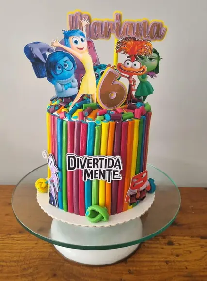 Topo de Bolo Divertidamente
