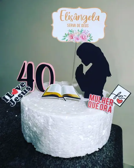 Topo de Bolo mulher que ora