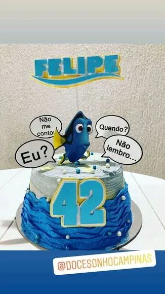 Topo de Bolo procurando dory