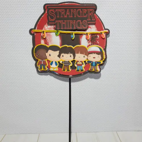 Topo de Bolo Stranger Things
