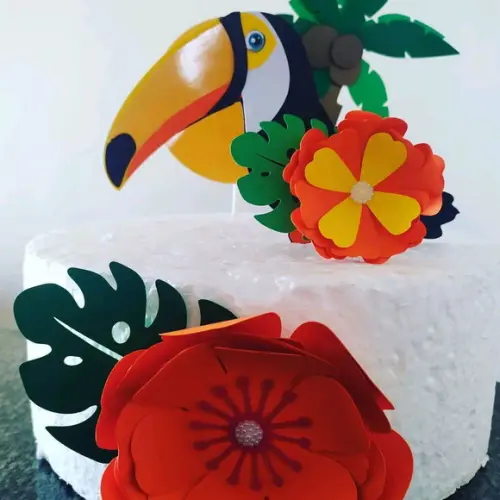 Topo de Bolo Tucano