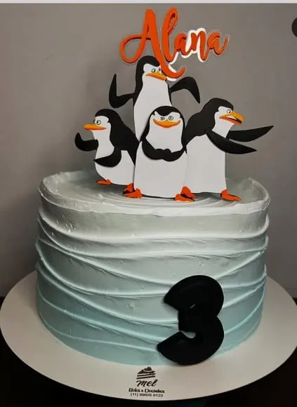 Topo de Bolo Pinguins de Madagascar